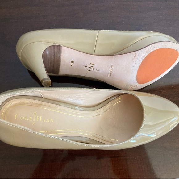 Cole Haan tan heels - Picture 2 of 2